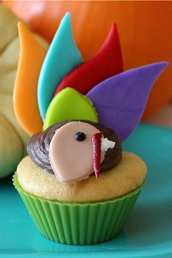 How To Make Turkey Cupcakes for Fall Parties | Tonya Staab